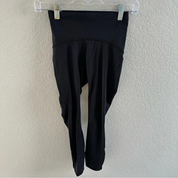 Lululemon Train Times 7/8 Pant in black - Picture 3 of 11